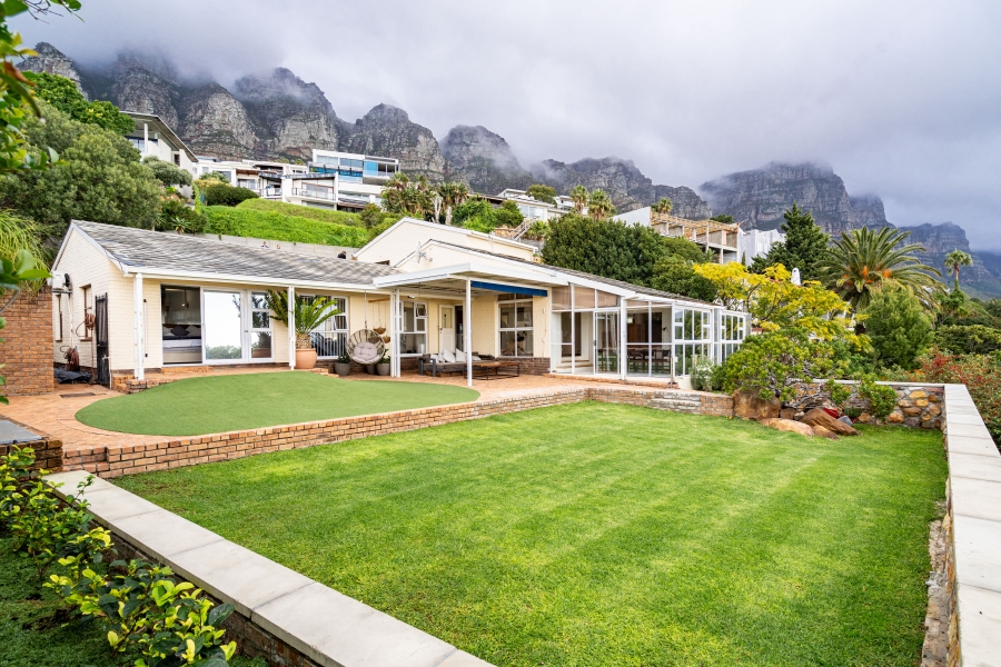 5 Bedroom Property for Sale in Camps Bay Western Cape